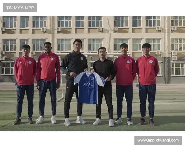 足球俱乐部在地方社区中的角色与社会责任